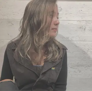 セミロング カラー 🌸ハイトーン 新田　廉 🌸のヘアスタイル