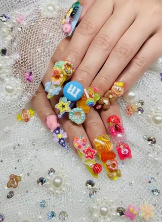 ネイル 24時間営業 UNABOMBAのネイルデザイン