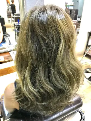 セミロング カラー 小林 拓也のヘアスタイル