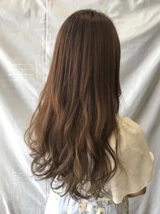 ロング 沢田 瞳のヘアスタイル