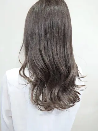 セミロング ブリーチ／ 髪質改善／ＲＹＯのヘアスタイル