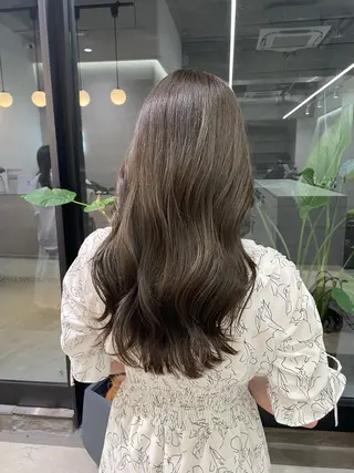 ロング カラー パーソナルカラー 藤本夢のヘアスタイル