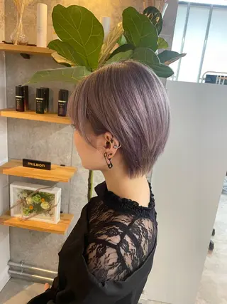 ショート カラー KOTOMI .のヘアスタイル