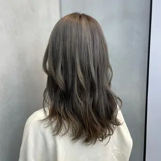 カラー 🫧艶髪/ブリーチ 🐳honami🫧のヘアスタイル