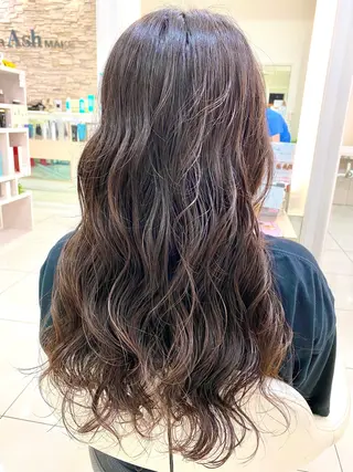 パーマ 伊佐 愛のヘアスタイル