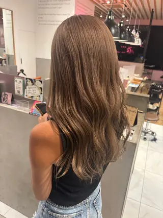 セミロング カラー ️🩵RINKA/ ハイトーンカラー🩵のヘアスタイル