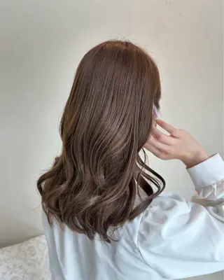 ロング カラー ACCOLE Yuzuのヘアスタイル