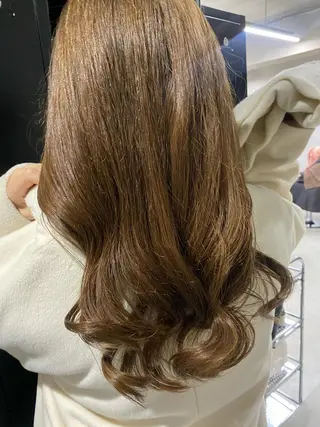 ロング カラー 田代 佳穂のヘアスタイル