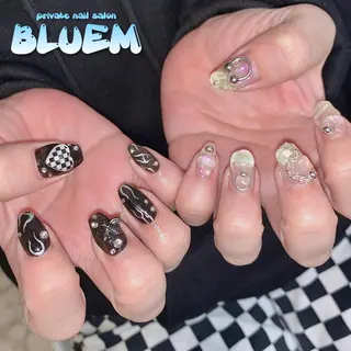 ネイル BLUEM なな🐶のネイルデザイン