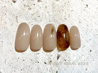 ネイル 根津 綾子のネイルデザイン