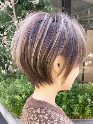 ショート 切りっぱなしボブ レイヤー/縮毛矯正のヘアスタイル