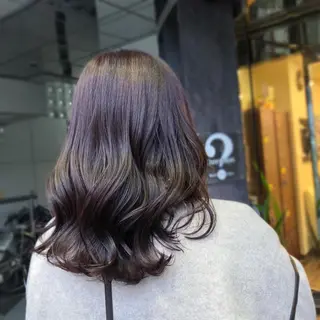 ミディアム カラー 山崎 絵莉香のヘアスタイル