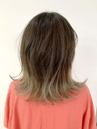 セミロング カラー 佐藤 美紅のヘアスタイル