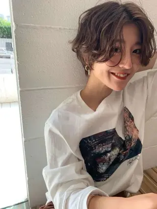 ショート パーマ 安丸 結夏のヘアスタイル