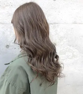 ロング カラー eclair.髪質改善&トリートメント所属・【艶髪、透明感】西村 有司のヘアスタイル