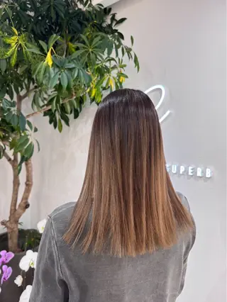 ミディアム R BEAUTY MAIのヘアスタイル