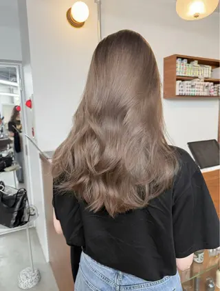 セミロング めい/ダブルカラ ー/ブリーチアリのヘアスタイル