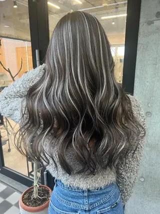 ロング 🫧ハイライトカラー 🫧 𝓜𝓘𝓤のヘアスタイル