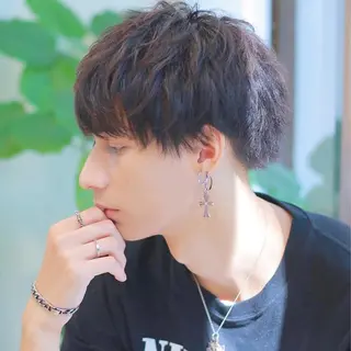 ショート メンズ 岩戸優奈 束感まつげ ピンク/ベージュのヘアスタイル