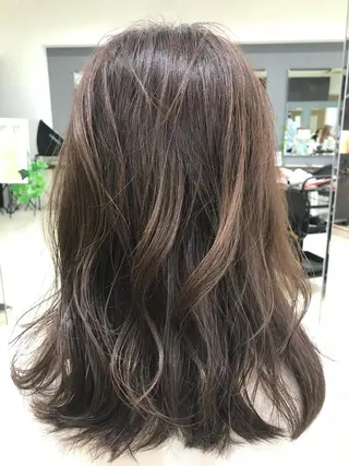 ミディアム Adachi Fujikoのヘアスタイル