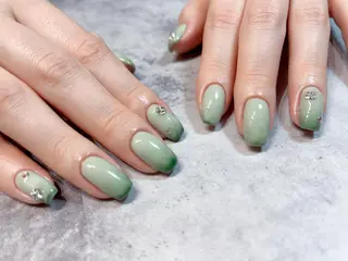 ネイル salon de Tiara 碧のネイルデザイン