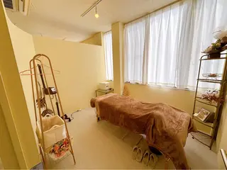 LUMY GRATiAEのエステ・リラクイメージ