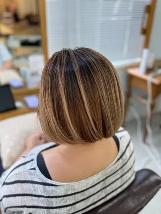 ミディアム to youハイライトのヘアスタイル