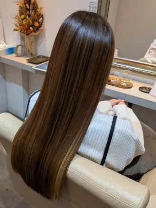 ロング 石田 栞のヘアスタイル