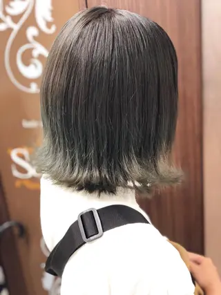 ショート カラー ヤナ マネージャーのヘアスタイル