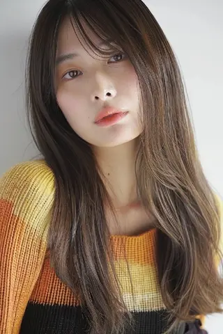 ロング しもかわ かほのヘアスタイル