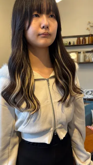 甲斐 真桜のヘアスタイル