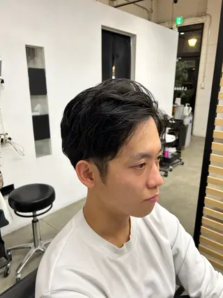 メンズ やりすぎないパーマ ニュアンスパーマのヘアスタイル