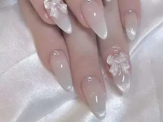 ネイル 🦋 Queenieのネイルデザイン