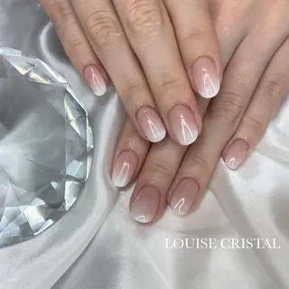 ネイル LOUISE CRYSTALのネイルデザイン
