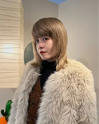 ミディアム Hz/金子 亮/レイヤーカットのヘアスタイル