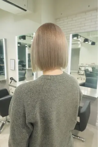 ショート カラー Airi 韓国y2k レイヤーカットのヘアスタイル