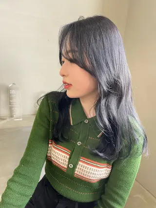 ロング カラー cyan sayaのヘアスタイル