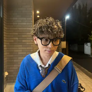 パーマ メンズ fifth 安次富　泰雅のヘアスタイル