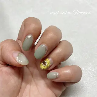 ネイル Flowers Tomomiのネイルデザイン