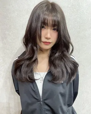 セミロング カラー AIRI layer cut hairのヘアスタイル