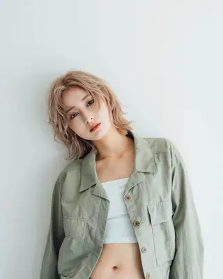 ミディアム カラー ヘアアレンジ 栄💗レイヤーカット ｜韓国風｜haruのヘアスタイル