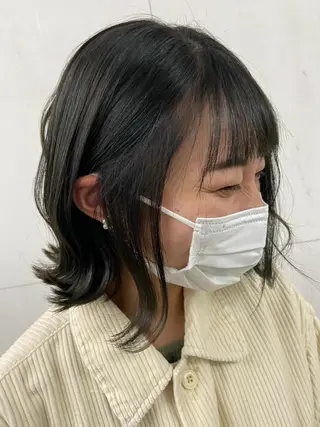 ショート カラー 石崎 真維のヘアスタイル