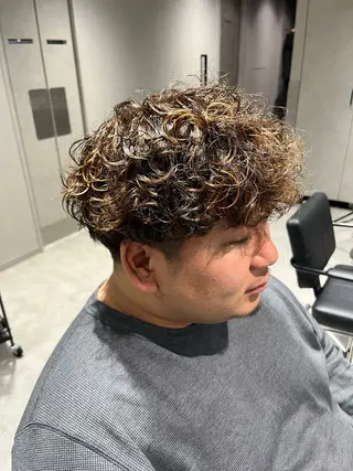 ショート カラー パーマ メンズ 【センターパート/ マッシュ】ryokaのヘアスタイル