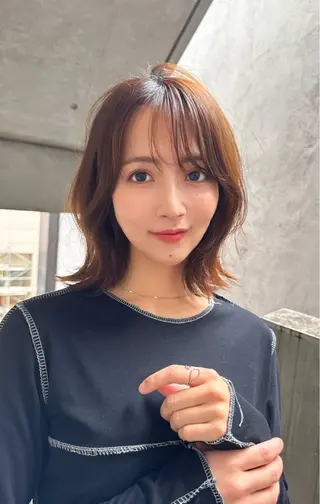 ミディアム emu 公式のヘアスタイル