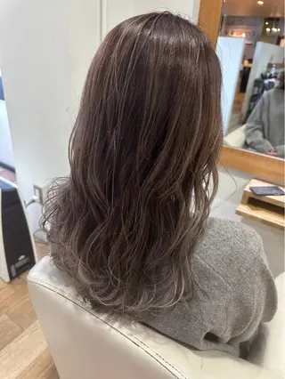 ロング カラー 白石 七海のヘアスタイル