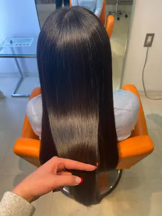 ロング カラー ラシェンテ居留地所属・鶴﨑 美優亜のヘアスタイル