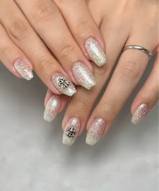 ネイル BLESS所属・BLESS momoのネイルデザイン