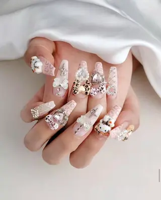 ネイル Lina nail所属・Luna 池袋のネイルデザイン