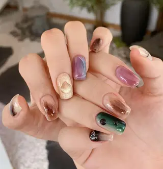 ネイル Queens 榊 まおのネイルデザイン