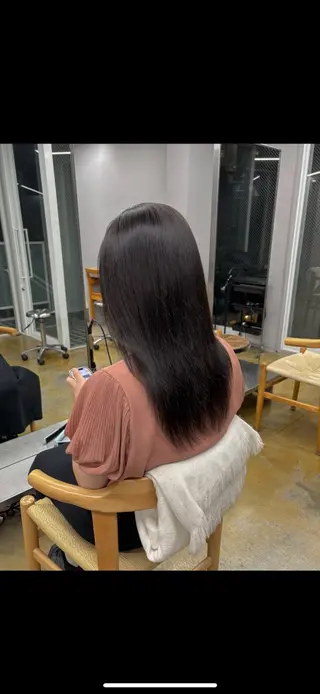 ミディアム nude所属・𝐀𝐦𝐞𝐫𝐢 /透明感カラーのヘアスタイル